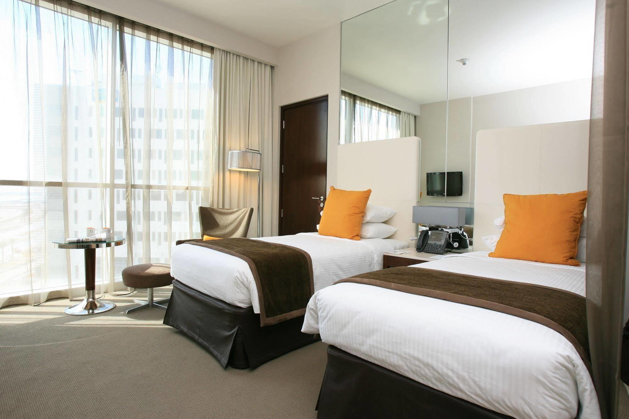 Centro Rotana 3* Абу Даби. Centro yas Island Rotana 3*. Centro yas Island Rotana Abu Dhabi. "Centro Rotana 3*" Abu Dabi booking.